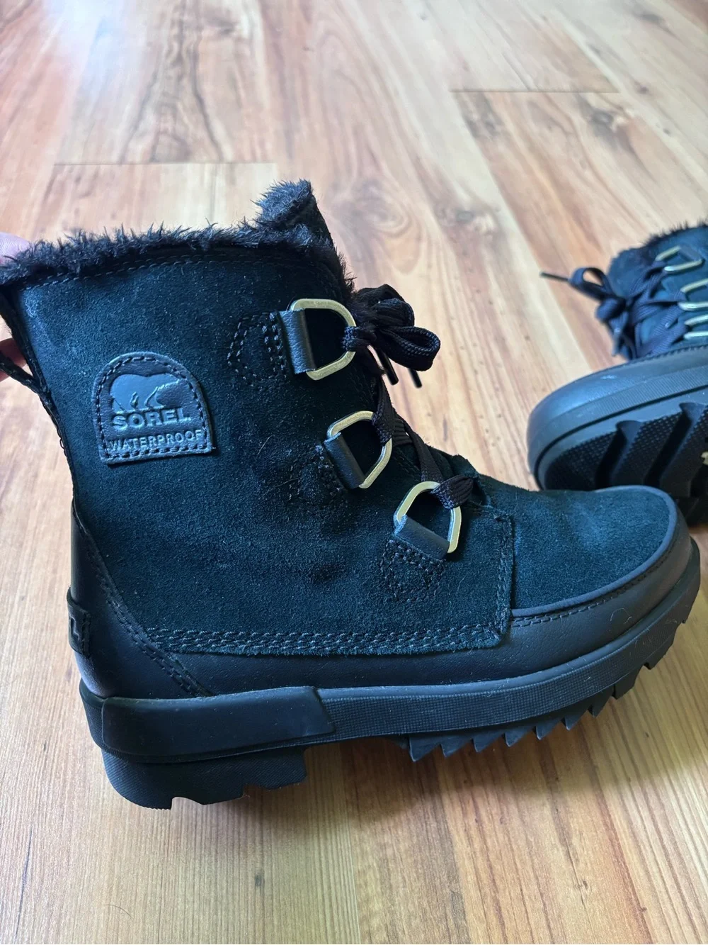 Sorel Tivoli IV all-black winter ankle boots - Picture 8 of 11